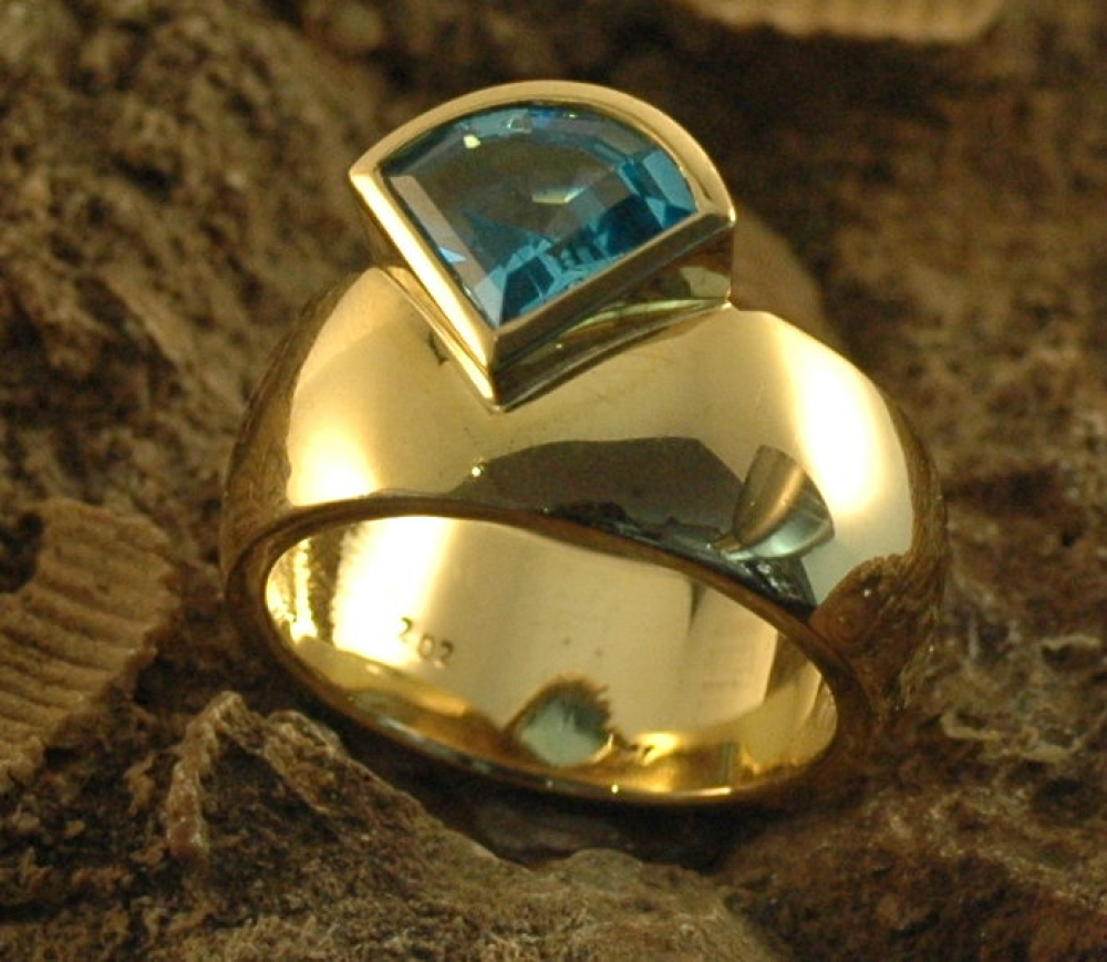 Edeltopas Ring 750 GG